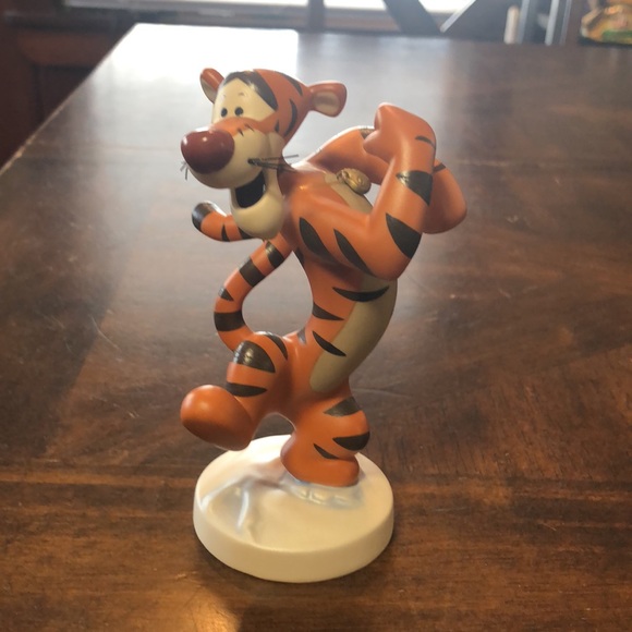 WDCC Disney Tigger figurine Bounciful buddy with box & COA - Picture 3 of 9